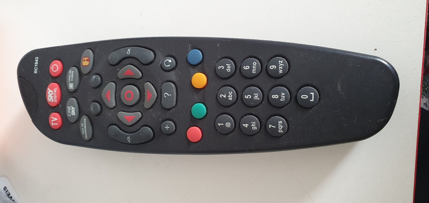 Controle remoto original usado sky rc1643